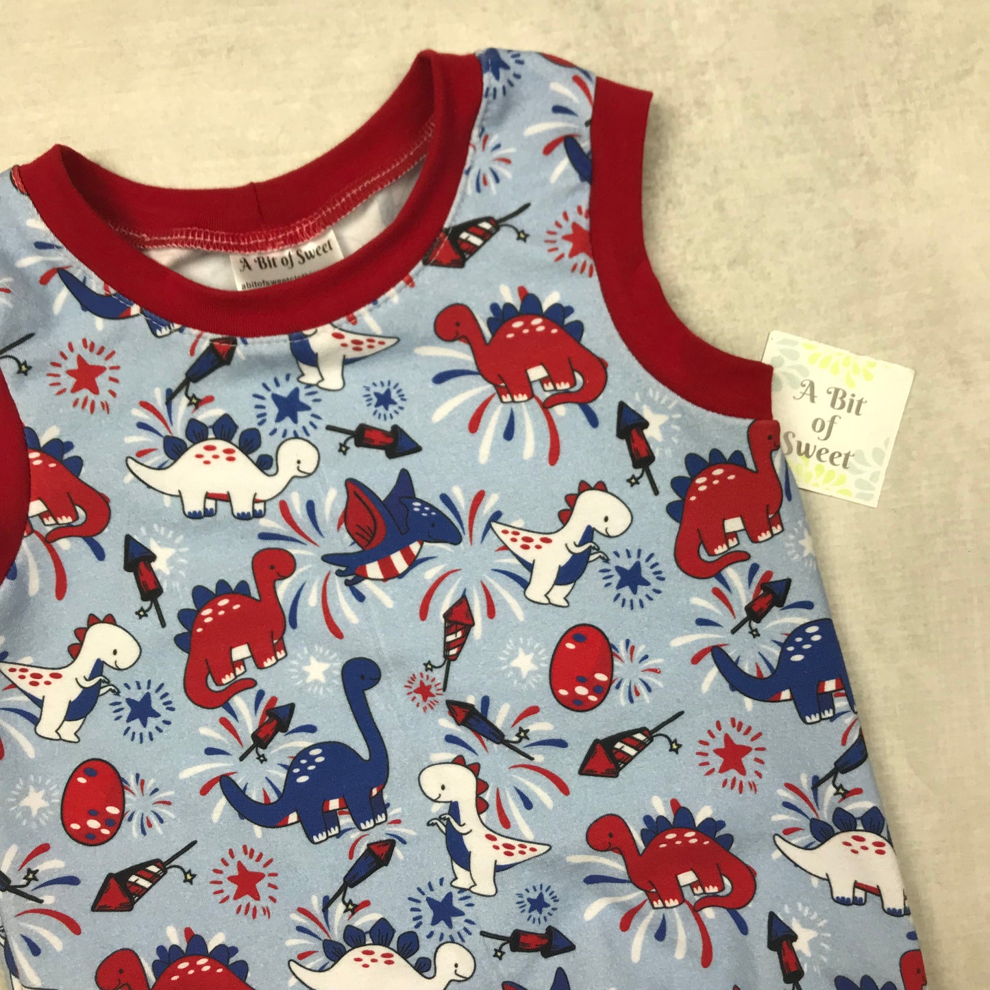 Firework Dinos Grow with Me Tank